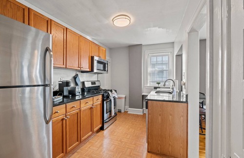 Bryn Mawr Apartment | ★ "Clean, Comfortable & Convenient