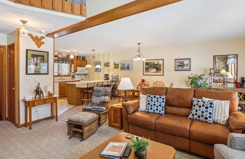 Davis House | Clean, convenient and comfortable and all in the same place!