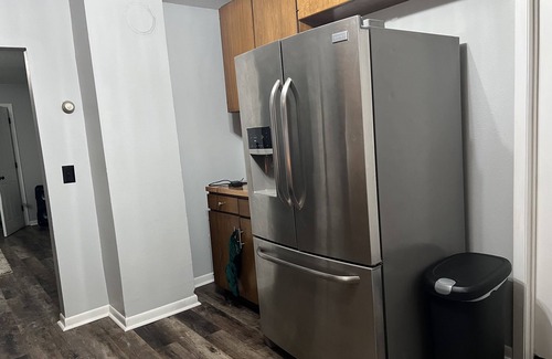 La Crosse Apartment | Clean & Cozy