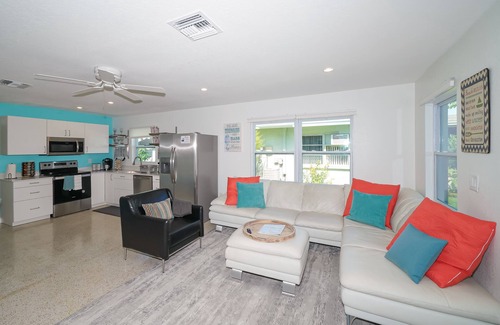 Sarasota Villa | Clean & Modern, Close to Beach, Restaurants, Downtown SRQ!