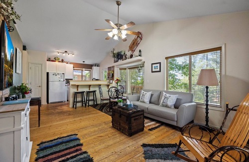 Tuolumne Cabin | Clean Mountain Cabin- Yosemite, Dodge Ridge, Pinecrest Lake