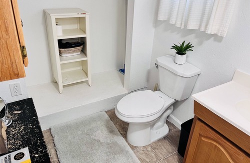 Oroville East Apartment | Clean, Quiet and Peaceful Guesthouse