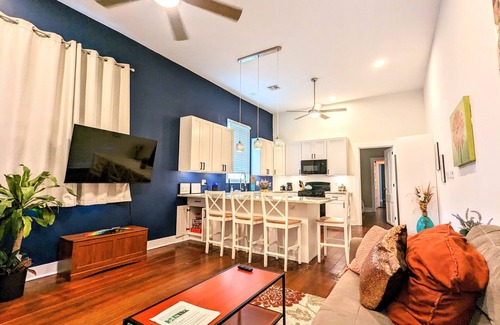 South 7th Ward House | Clean Spacious 2BR Near Frenchmen, French Quarter Pet-Friendly!