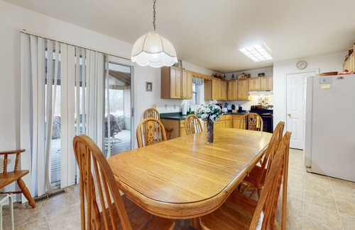 Clearwater House | Clearwater Home, perfectly located w/Shared Pool, Private Washer/Dryer, & WiFi