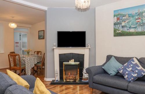 Roundham House | Clements Cottage