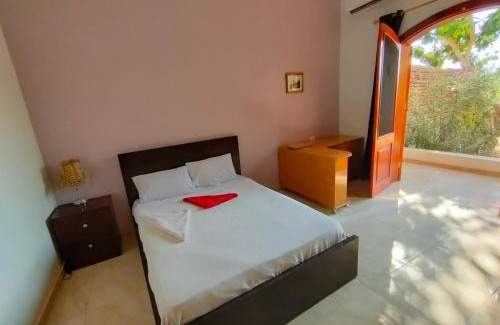Luxor Boat Rental | Cleopatra House