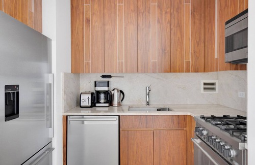 Gramercy Apartment | Clever Gramercy Park Studio w/Gym, W/D, Doorman, View, by Blueground