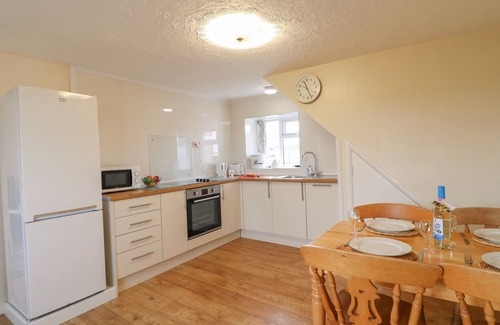 Bridport Cottage | CLIFF FARM NO. 2 COTTAGE, pet friendly in Burton Bradstock