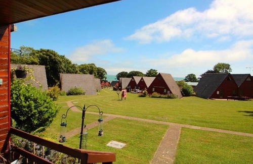 Martin Apartment | Clifftop Chalet With Pool
