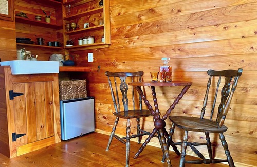 Cape Foulwind Cabin | Clifftop nature retreat with stunning ocean views