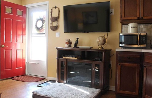 Clinton Apartment | Clinton's Pet Friendly B&B