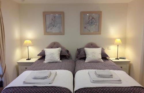 Marnhull Bed & Breakfast | Clock House B&B