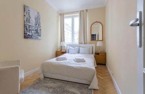 Srodmiescie Apartment | Close-Central Warsaw Apartment - Great Location - Big and Bright Apartment&Nowy Świat