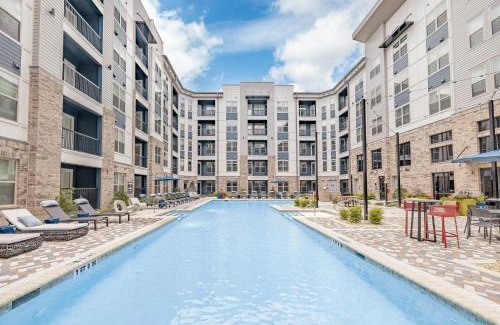 Crestline Heights Apartment | Close to 280 shopping restaurants Grandview Med Ctr