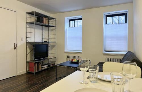 Brooklyn Apartment | Close to all! 2-room suite in a 1-family townhouse