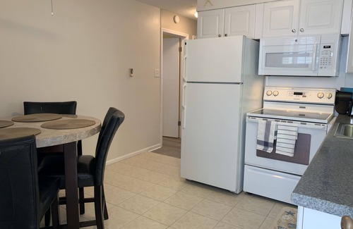 North End Condo | Close to beach! Spacious -Condo B