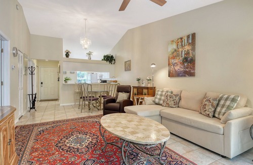 Park East Villa | Close to Beaches, Downtown, everything Sarasota