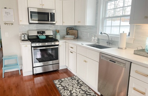 Bass River House | Close to Beaches - Chef’s Kitchen - King Bed nFirepit - Family Friendly -