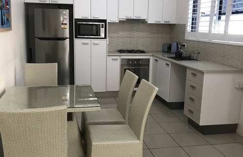 Nundah Apartment | Close to Brisbane Airport - Inner North Brisbane
