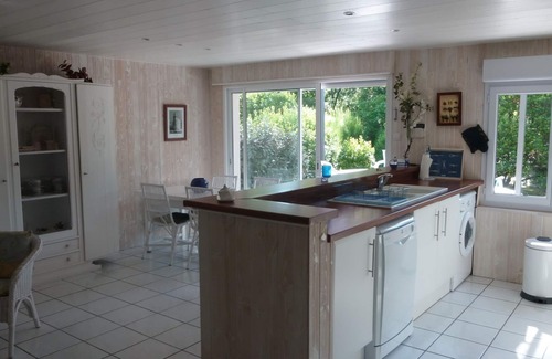 Lege-Cap-Ferret Apartment | Close to Cap Ferret Comfortable independent apartment with garden