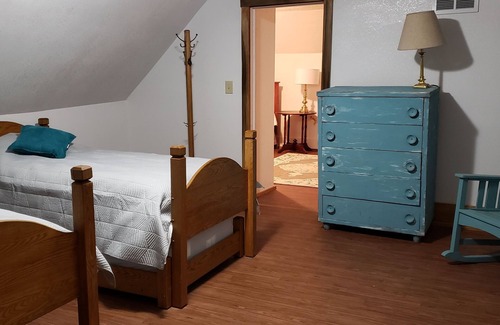 Rockfield Other | Close to Indiana Beach. Pet friendly!