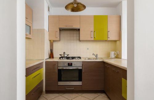 Katowice Apartment | Close to Railway Station Apartment on the 7th Floor in Katowice by Noclegi Renters
