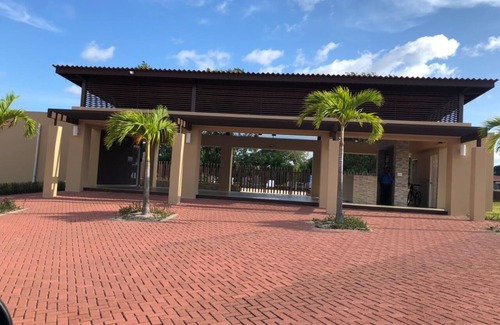 La Chorrera House | close to resorts shopping areas mall
