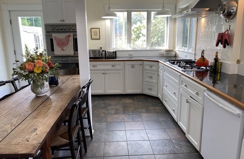 Round Pond House | Close to Round Pond Harbor and all that mid-coast Maine has to offer!