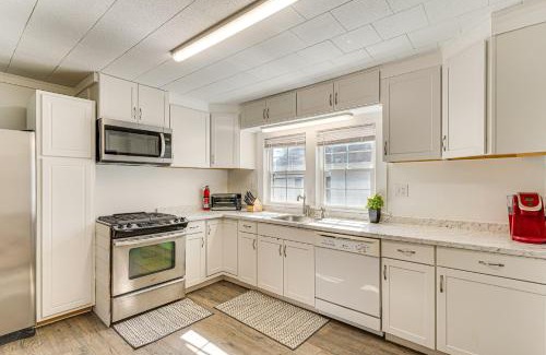 Roxboro House | Close to Shops, Eats and Hospital Roxboro Retreat