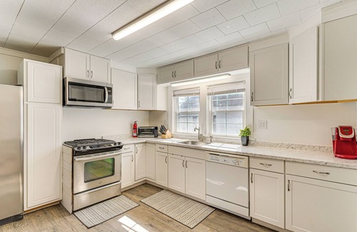 Roxboro House | Close to Shops, Eats & Hospital: Roxboro Retreat