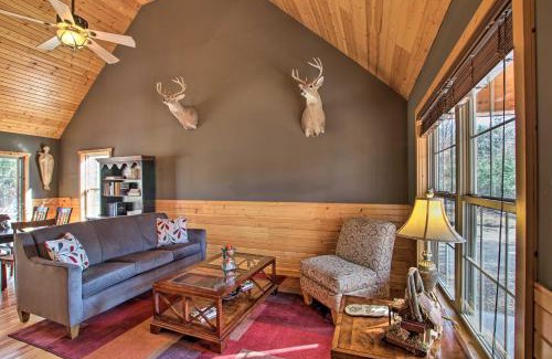 New Haven House | Close to Vineyards Updated New Haven Retreat!