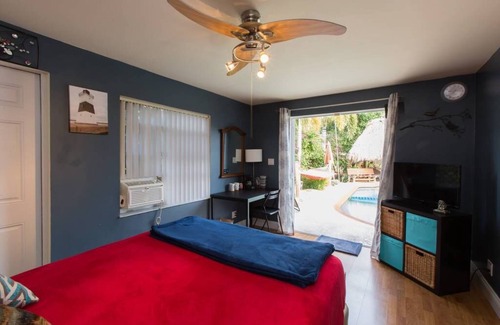Fort Lauderdale Bed & Breakfast | Clothes optional Tranquil Private room Paradise. In Fort Lauderdale. LGBTQ+ ❤️
