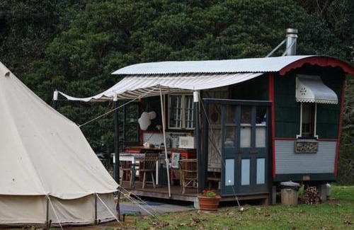 Ravensbourne Other | Cloudlake Mountain Retreat