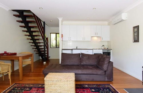 Kangaroo Valley House | Cloudsong Chalet 4 - Close to the village centre!