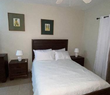 Runaway Bay Apartment | Club Caribbean Apartments