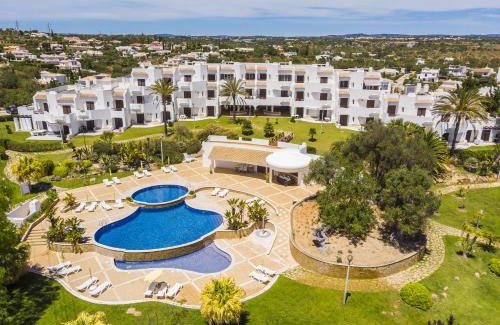 Alpouvar Apartment | Clube Albufeira: 2BR Prime Holidays Retreat