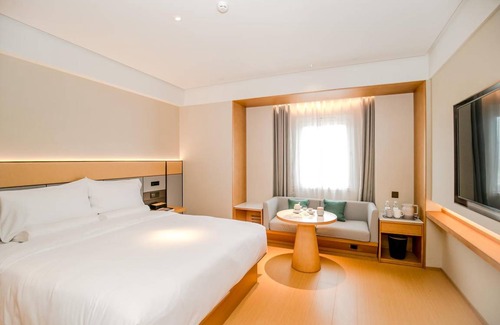 Laishan Hotel | 34 m² Hotel ∙ 10 guests