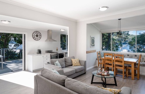 Cottage Point House | Coal and Candle Couples Retreat
