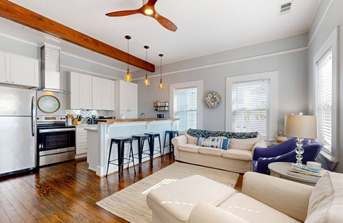 San Jacinto House | Coastal beach house with hot tub, patio, firepit & washer/dryer