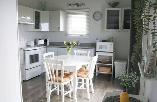 Iles de la Madeleine Ski Chalet | Coastal Charm, Beach Nearby - Chalet Poirier