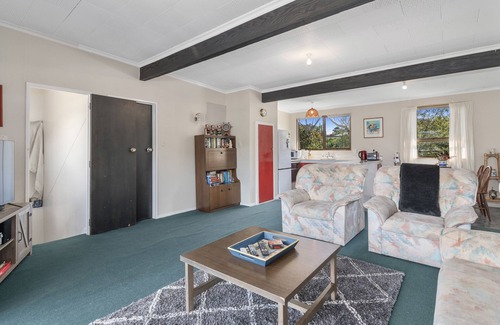 Picton House | Coastal Charm - Picton Holiday Home