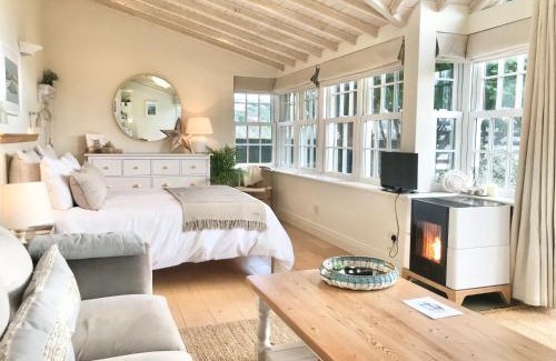 Kinsale House | Coastal Chic waterfront studio