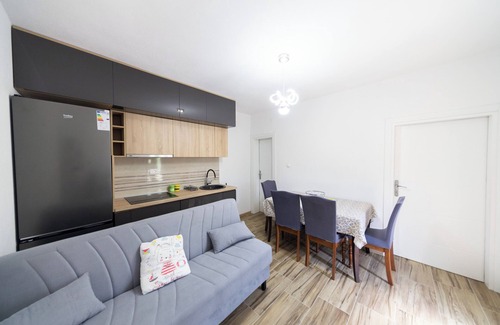 Skaljari Apartment | Coastal Comfort 2 BDR Apartment w/Garden Escape
