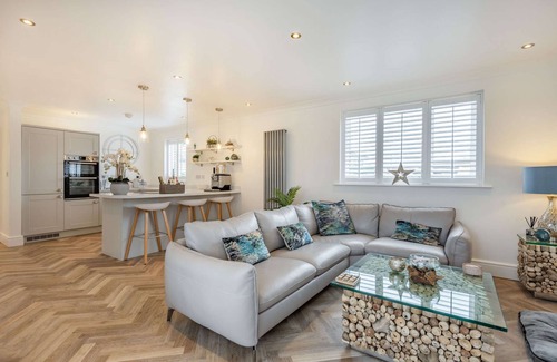 St George Cottage | Coastal Cottage in North Wales With Hot Tub