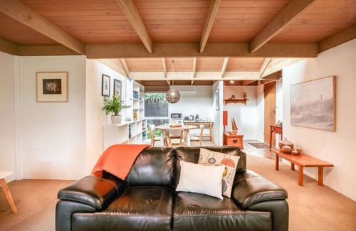 Ocean Grove House | Coastal Couples Retreat