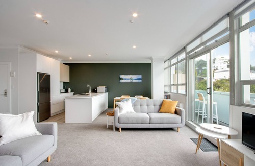 Bluff Hill House | Coastal Crib - Napier Holiday Apartment