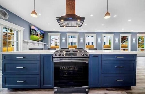 North Deering House | Coastal Dream · Firepit · Hot Tub · Chef's Kitchen