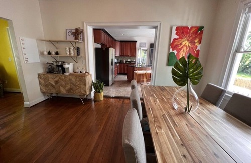 Portsmouth House | Coastal family sized! Central to attractions! Long term ask for rate. Workspace