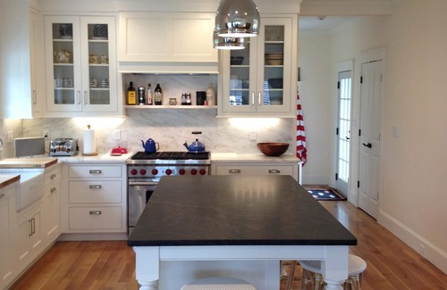 East Dennis House | Coastal Spectacular With Cape Cod Bayviews & Close To Sesuit Harbor/Beach