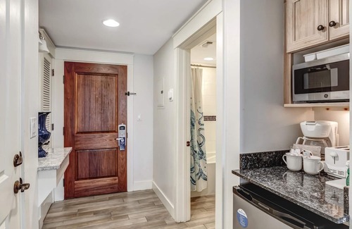 Sandestin Condo | Coastal Studio Retreat at Baytowne Wharf - Your Gateway to Sandestin Bliss at Sandestin Golf and Beach Resort!